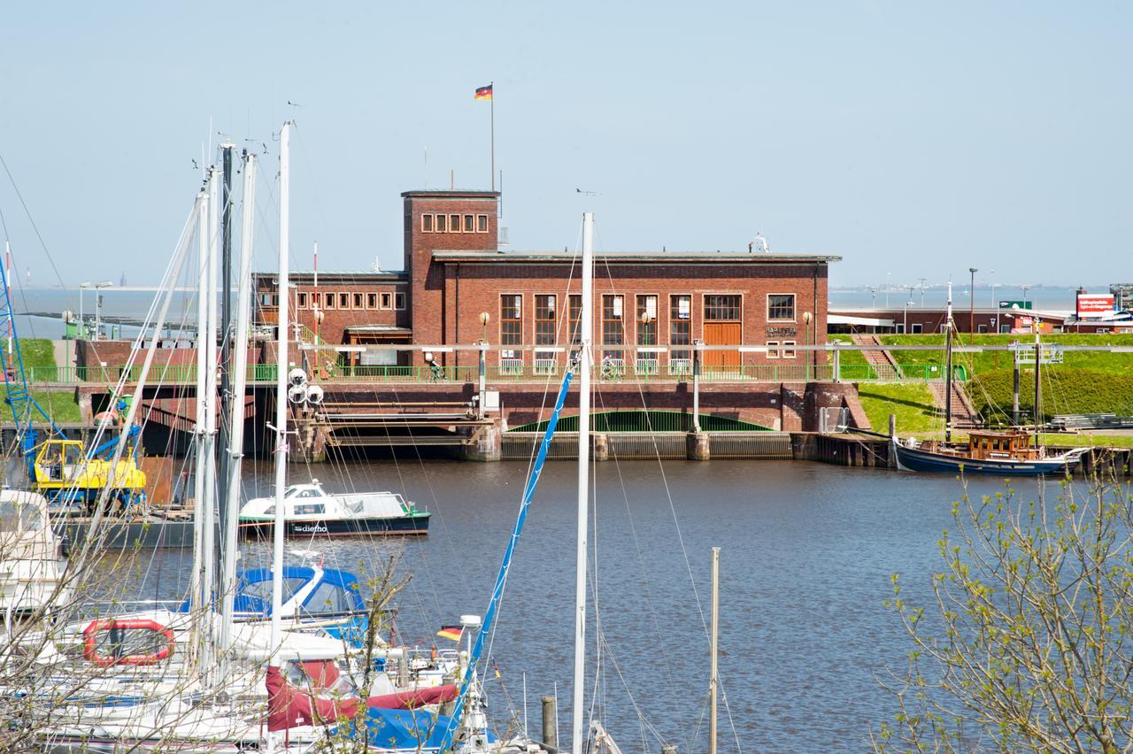 Hotel An'T Yachthaven Harlesiel Exterior foto